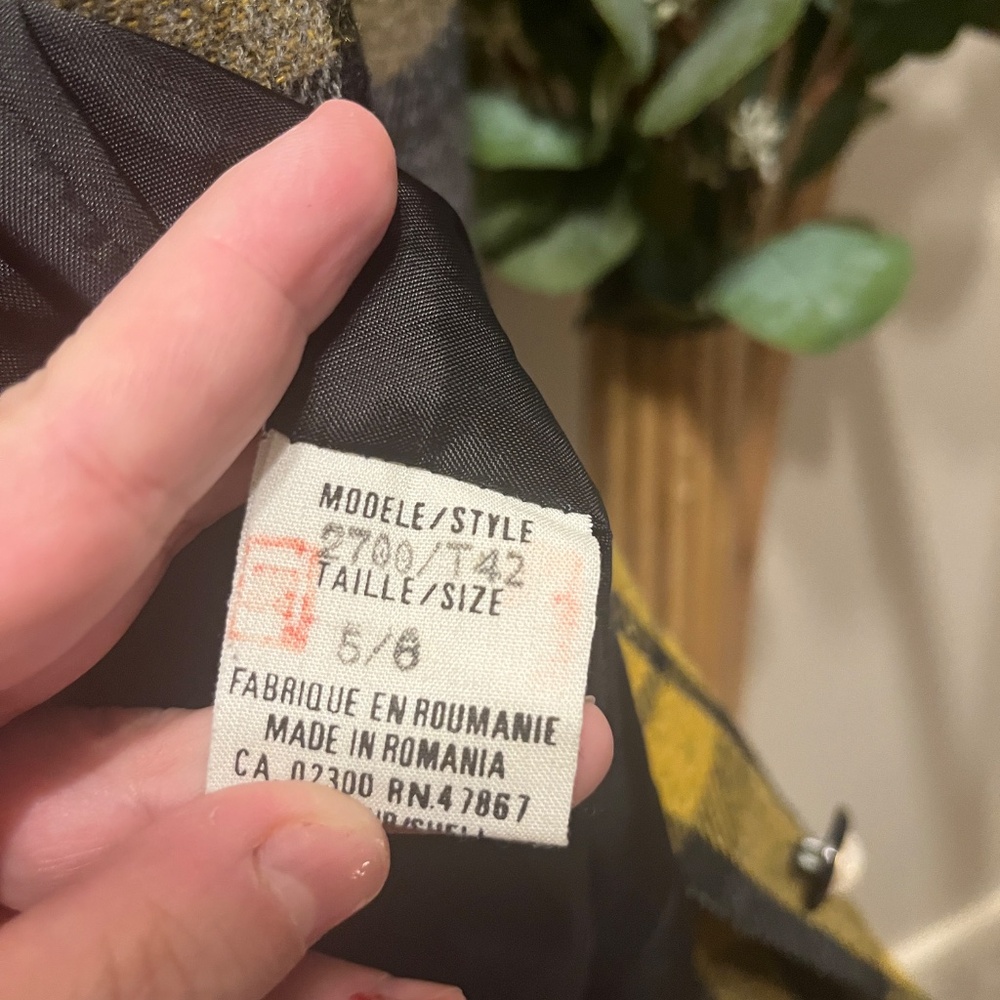 Vintage Yellow and Black Plaid Oversized Used Blazer - Picture 2 of 4